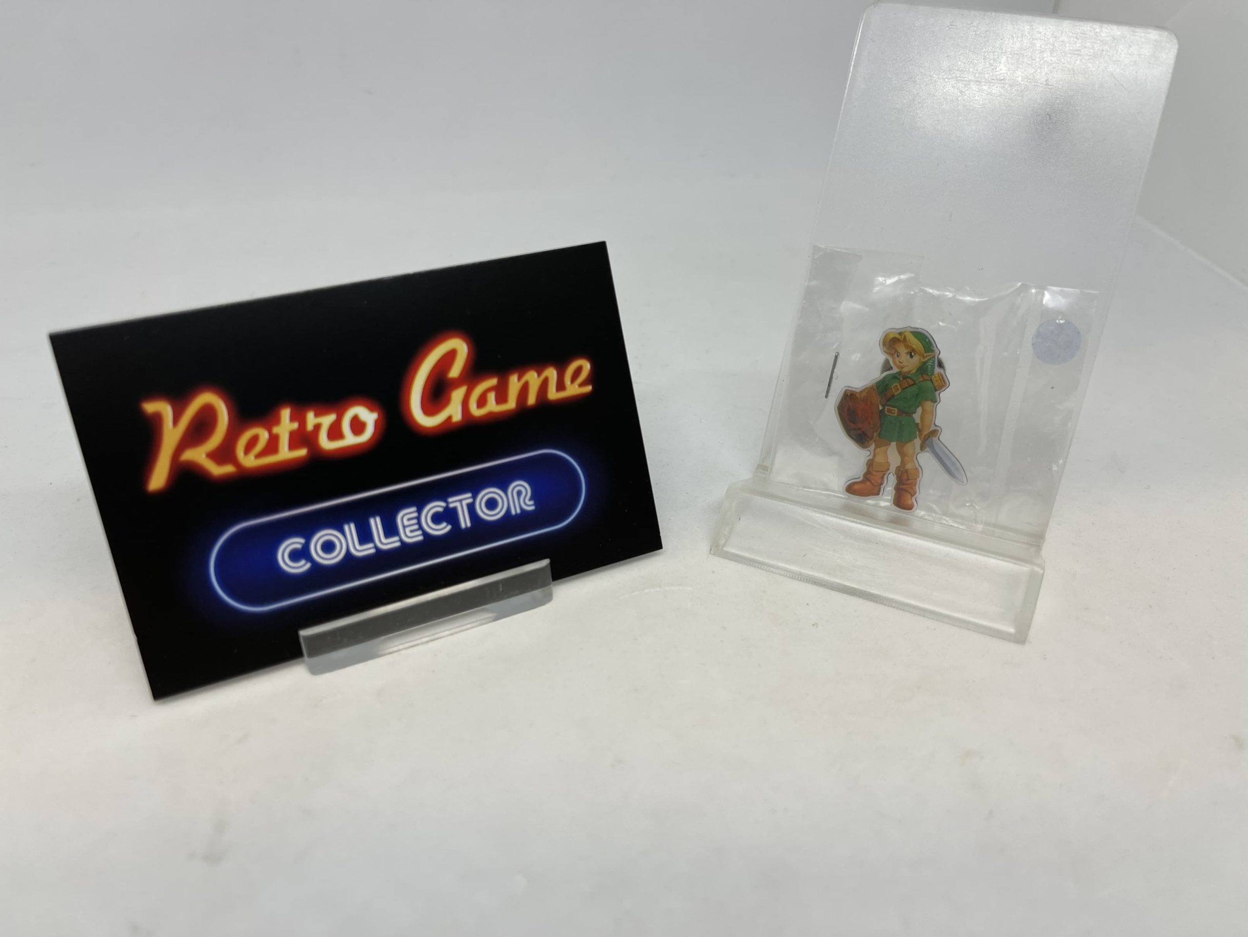 MERCH The Legend of Zelda Link Rare promo Pin Nintendo Licensed Product