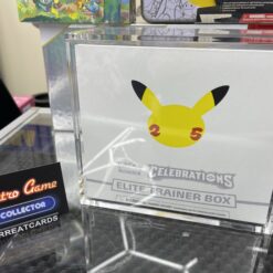 Pokemon TCG : Celebrations Elite Trainer Box (incl aqril case)!